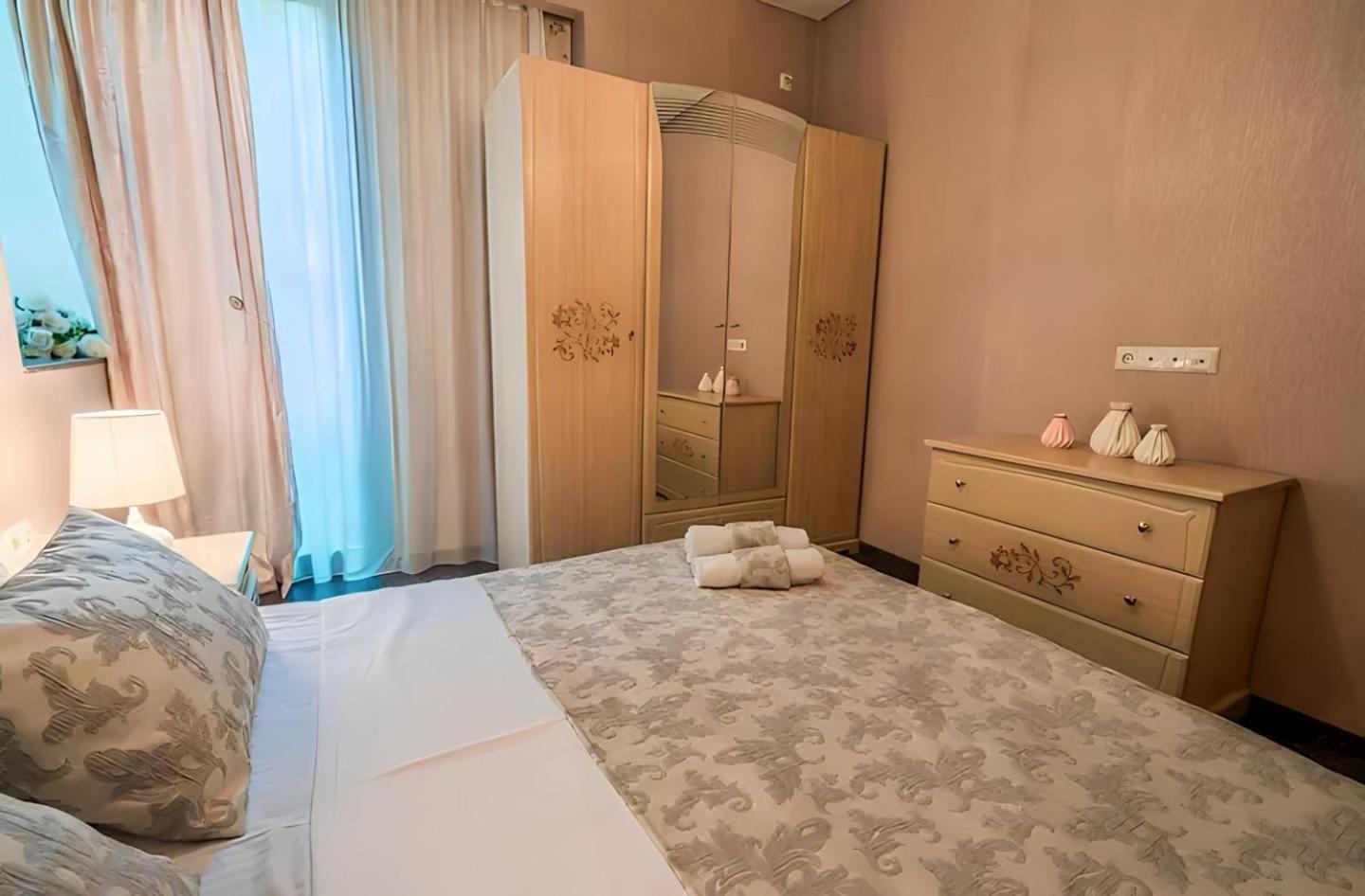 Cabernet Corner Appartement Tbilisi Buitenkant foto