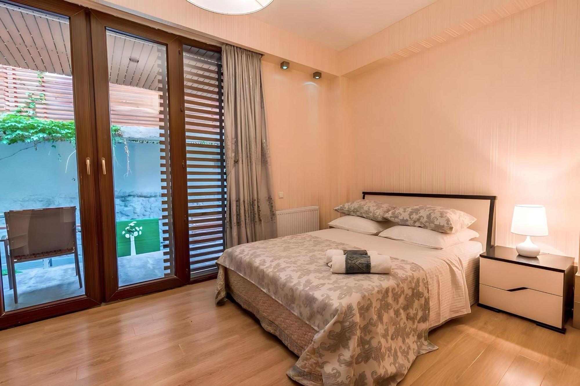 Cabernet Corner Appartement Tbilisi Buitenkant foto